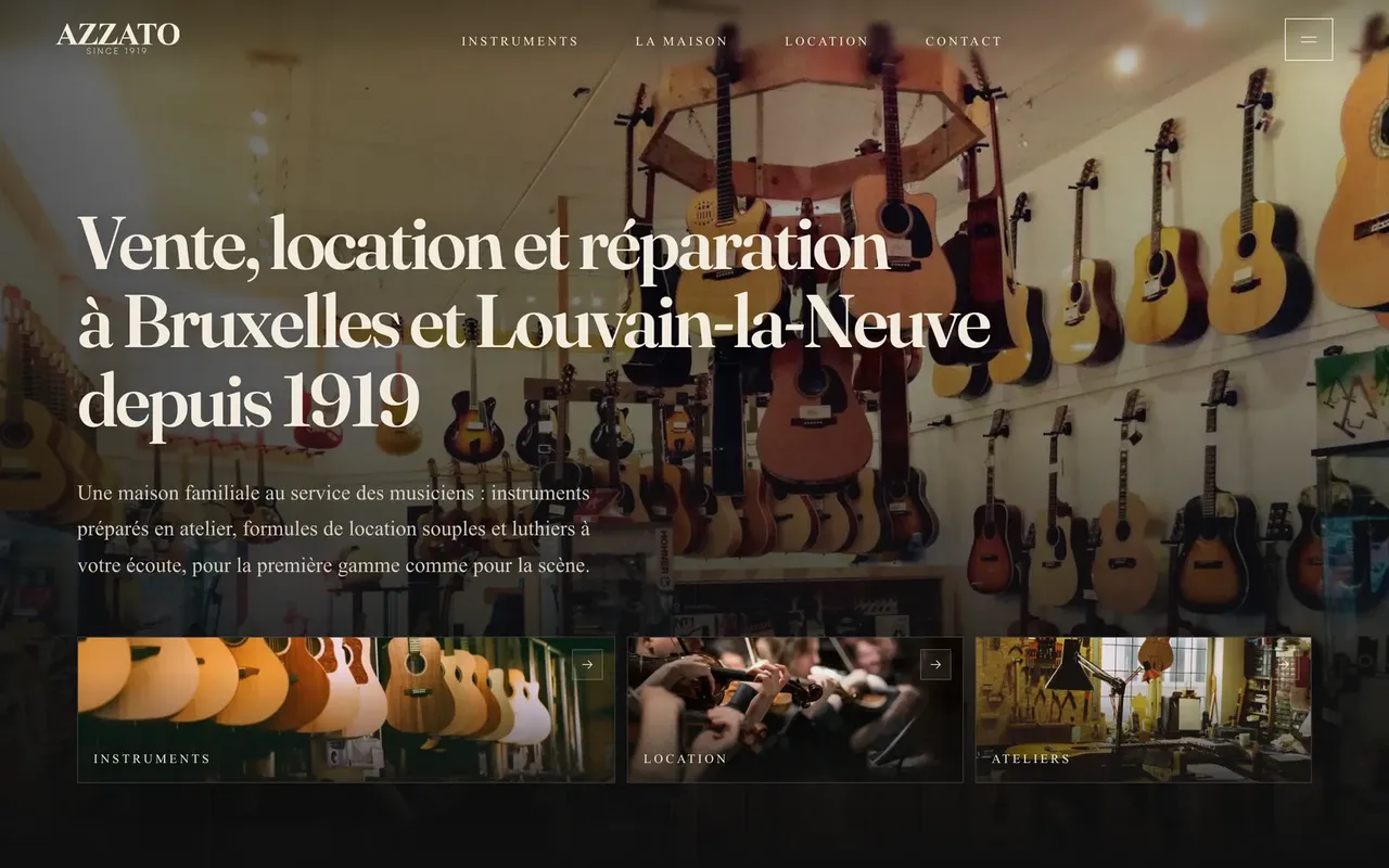 Page d'accueil d'azzato.eu sur ordinateur : titre « Vente, location et réparation à Bruxelles et Louvain-la-Neuve depuis 1919 » sur une photo du mur de guitares du magasin, avec trois accès Instruments, Location et Ateliers.
