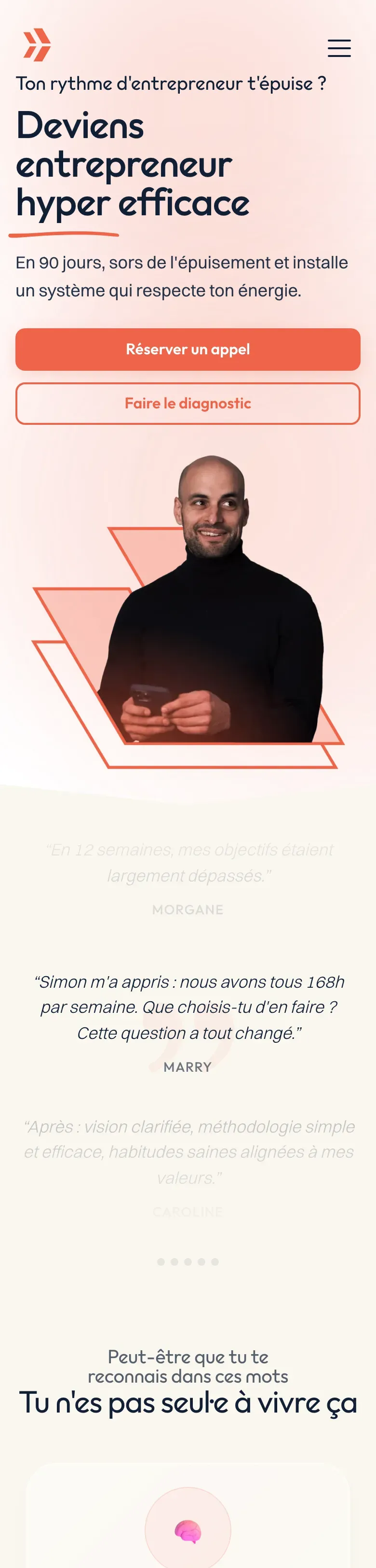Accueil sur téléphone : titre, boutons de réservation et de diagnostic, portrait de Simon, puis les premières citations de clients.